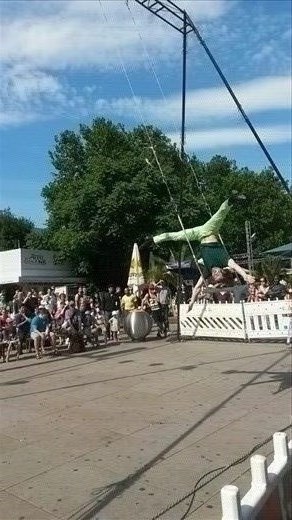 Neat acrobatic act that we witnessed at Alexander Square. He swung on his head and after this his partner spun him up and he went fast in circles on his head. What a talent? 