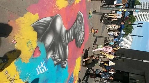 Really cool E.T. street chalk art