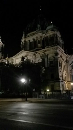 Not even sure what building this is, found it walking around late at night. Pic turned out well though.