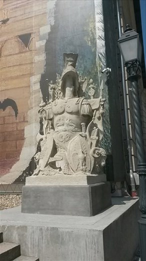 Interesting statue with a branch for the head. Never really found out the meaning but nonetheless was still intriguing 