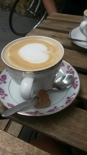 Delicious apple pie latte at a breakfast place called Zoska.