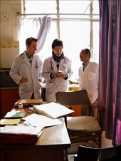 A Nepali doctor explains the difficulties of 3rd world medicine to students: by raffyhalim, Views[731]