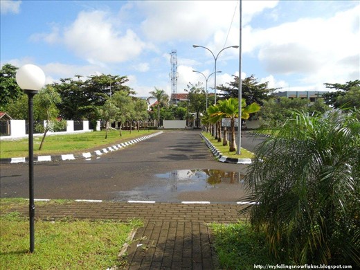 A typical front yard of a building in Makassar.
