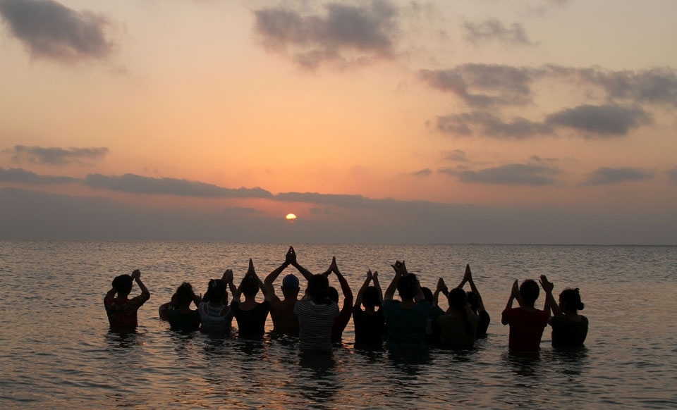 pic 2
Morning Sunrise Dip with Prayer to SUN