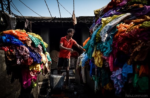 Washed and rinsed clothes await hang dry. Amazingly, clothes are rarely lost.