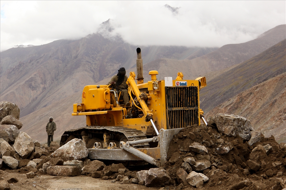 Bingo! The bigger stone is down