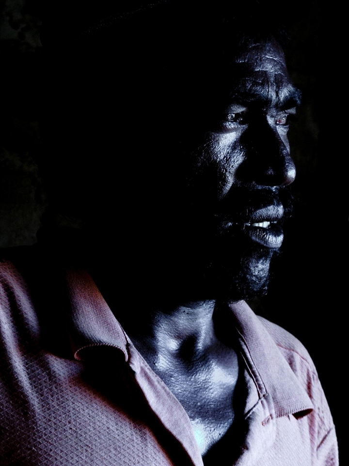 In spite of being so difficult to live in, Raso da Catarina has been inhabited bu Pankararé indians for many centuries. Today, a few families that descend from the Pankararés still live in that area. Here is Binho, patriarch of one of these families.