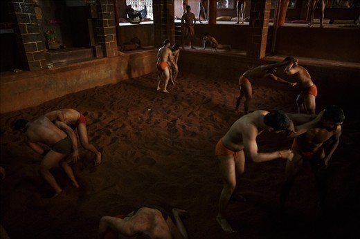 Kushti is most likely the antecedent of the Greco-roman style of wrestling. It is said to be over 3000 years old, but then again, no one can really tell. Back then, the warriors developed the techniques by observing various species of animals such as the snake and lion and learning from them.