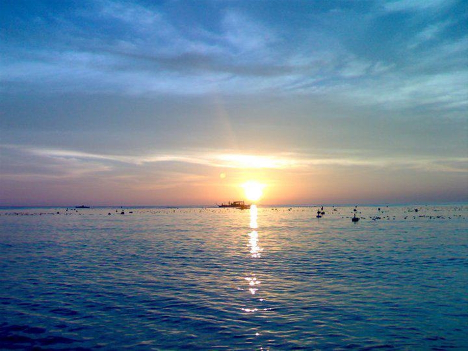 An art of nature that fades away all our bad vibes in my island. The sunset.