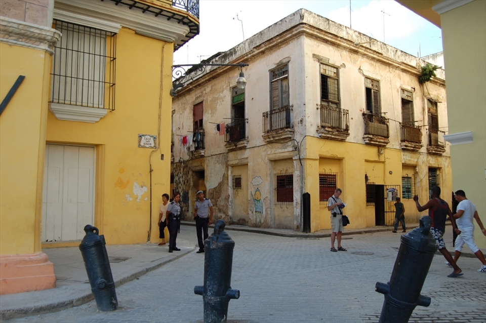 A fish out of water - an alien lost in the old town, and damned if he'll ask the police for directions