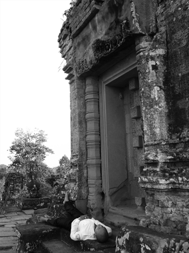 After a long day, talking about the history of the temples, he takes a break