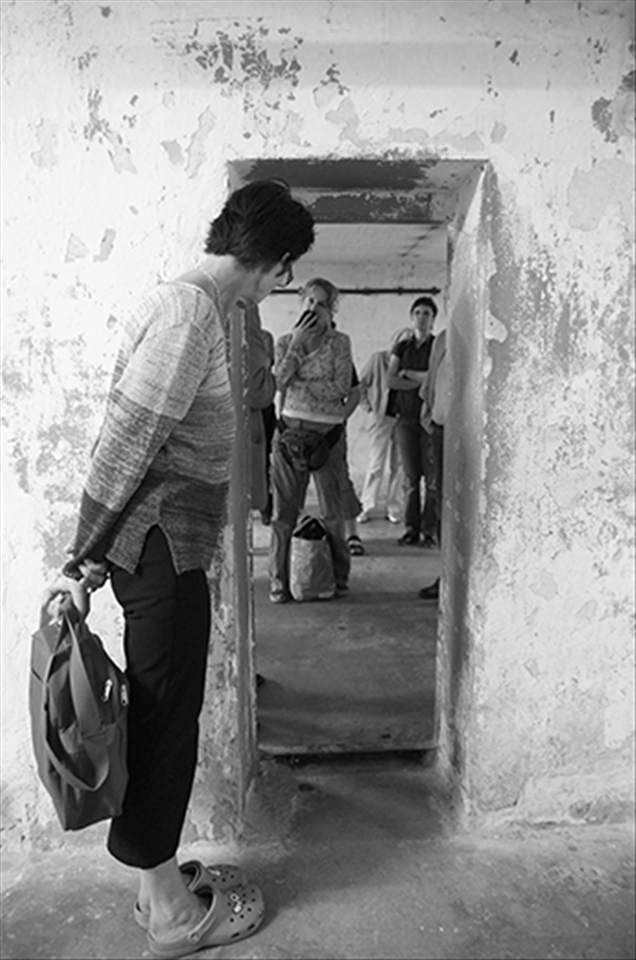 Although the Stasi did use physical torture especially in its earlier years, when Gilbert was imprisoned here they mainly using psychological torture instead. One of the methods used was sleep depravation by forcing prisoners to stand upright for long periods of time. Pictured here is one such “standing cell”, barely large enough for a person to fit. Another way the Stasi intimidated prisoners was through orchestrating “disappearances”. When he was arrested, Gilbert said that he felt he was as good as dead, as no one knew where he was or if he was even still alive. 