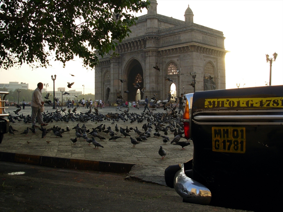 A regular morning looks like this at Gateway of India, Mumbai