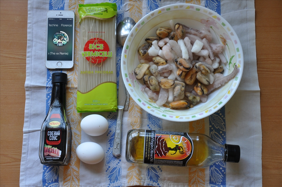 the whole pics of ingredients (without lemon and cashew, i forgot about them :)