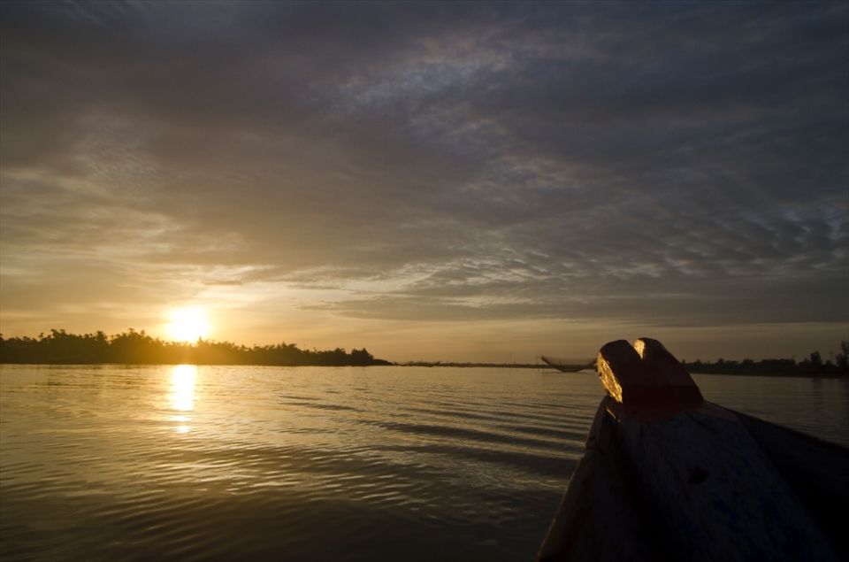 As the day begins, so do the fishermen. Early in the morning the boats go out and return with whatever they catch.