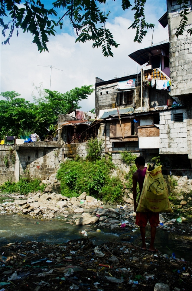 Target areas to build squats are usually slums like riversides and along the railways in Metro Manila. Creeks around the metro are being used as dump site resulting to heavy floodings in the urban areas during rainy season.