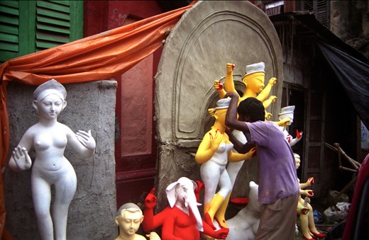 After finish artis coverd with many colours the idol.