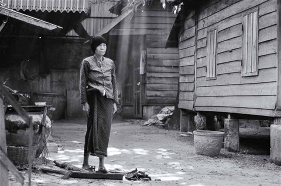 Living a simple life is the monastic way of life. I am nowhere as knowledgeable as perhaps most of the general public of what Buddhism and the practice of Dharma are, but what I witnessed when I visited this monastery at the heart of Siem Reap, Cambodia is the simplicity and the gentle nature of the Buddhist nuns. Here, before splitting some wood, a Buddhist nun calmly stood up against a backdrop of ethereal light rays. 