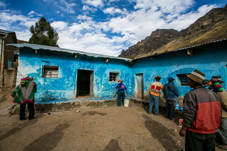 chilluhuani, peruvian community up in the andes, 4000m above sea level