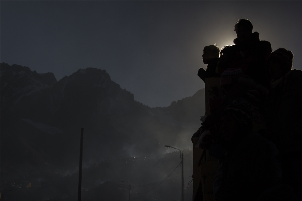 Ukukus keep watch over the festivities, dawn of the 4th day