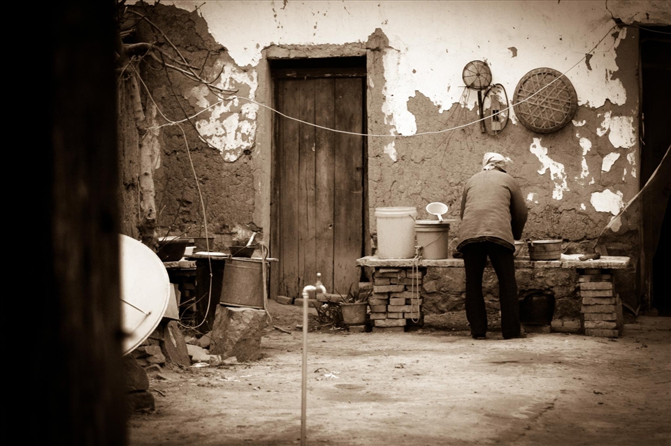 Preparing dinner in the Chinese country side.