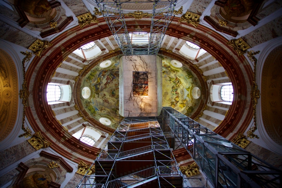 I'm a big fan of ceilings and was deflated when I saw the restoration work happening inside St. Peter's church! No problem.... I used the scaffolding as leading lines to the intricate ceiling art.