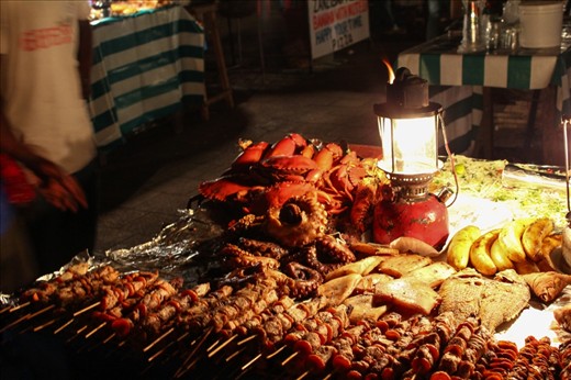 Fresh seafood, caught that day, of all sizes and description is on offer to be cooked on open air barbecues.