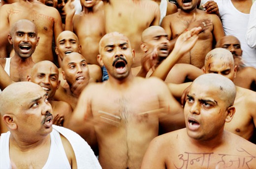 Anti Anna Hazare protest laid down by a political party at Jantar Mantar,New Del