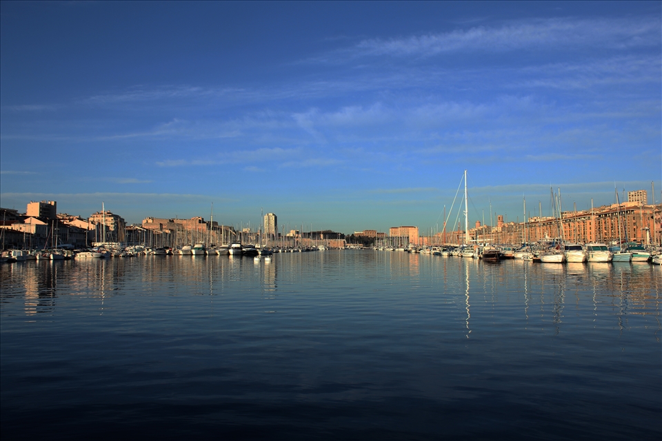 The Day Beggins: Empty city, Calm blue 