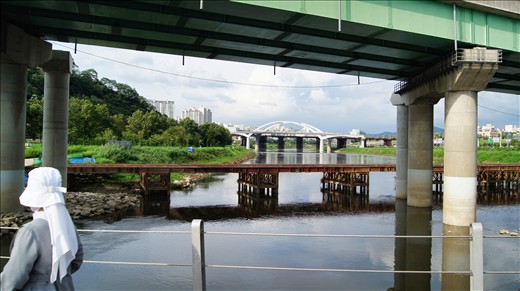 The Observer – Seoul is like a phoenix that arose from the ashes of the Korean War. After almost 60 years since the conflict, the city has seen unprecedented growth. 