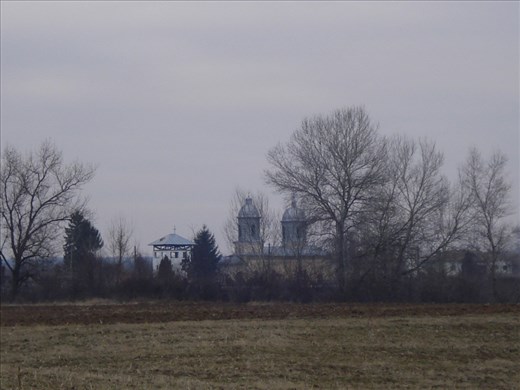 Stolnici village church and cemetery