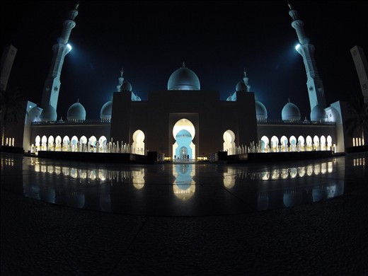 Traveling is great, but layovers are never fun. Abu Dhabi changed my opinion.