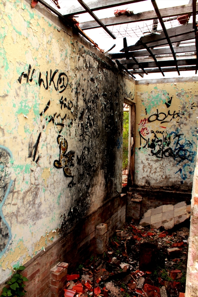 Although the inmates have moved on the violence, anguish and anger that the ground once imprisoned can still be seen and felt through the destruction of the buildings.