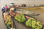 A bath of woman having a chit chat in floating market in their boat: by rotyyu, Views[317]