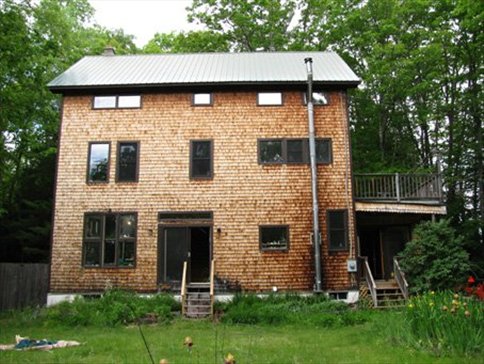 This is the hous that we live in currently, just down the road from the main house of Erthdance