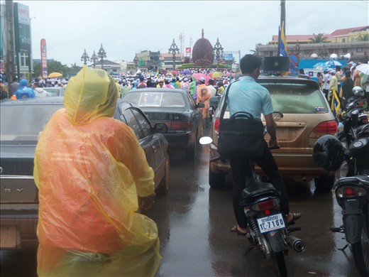 Looking to get a better view.  Notice the big Durian statue?