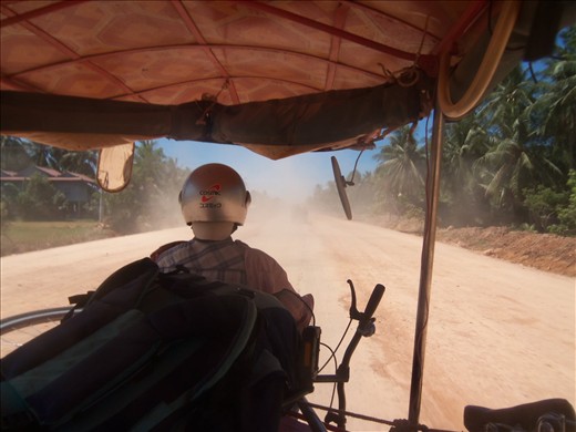 The dusty version of the Kep Kampot road