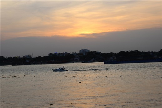 A beautiful sunset by the river bank of ganga. 