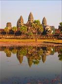 Angkor Wat glowing in the evening sun: by russc_01, Views[309]