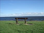 Banco mirando hacía el océano Atlántico situado en la playa de Galway: by rutharias, Views[296]
