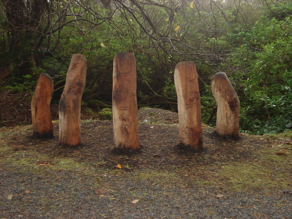 Escultura situada en los bosques colindantes al castillo de Kylemore