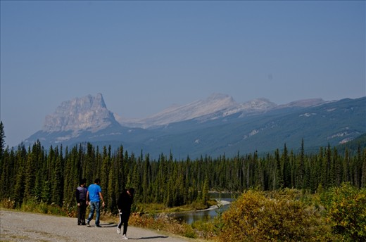 On lookers veiw the beautiful scen in front of them