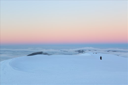 navigating the broad ridge to Castle Hill Peak