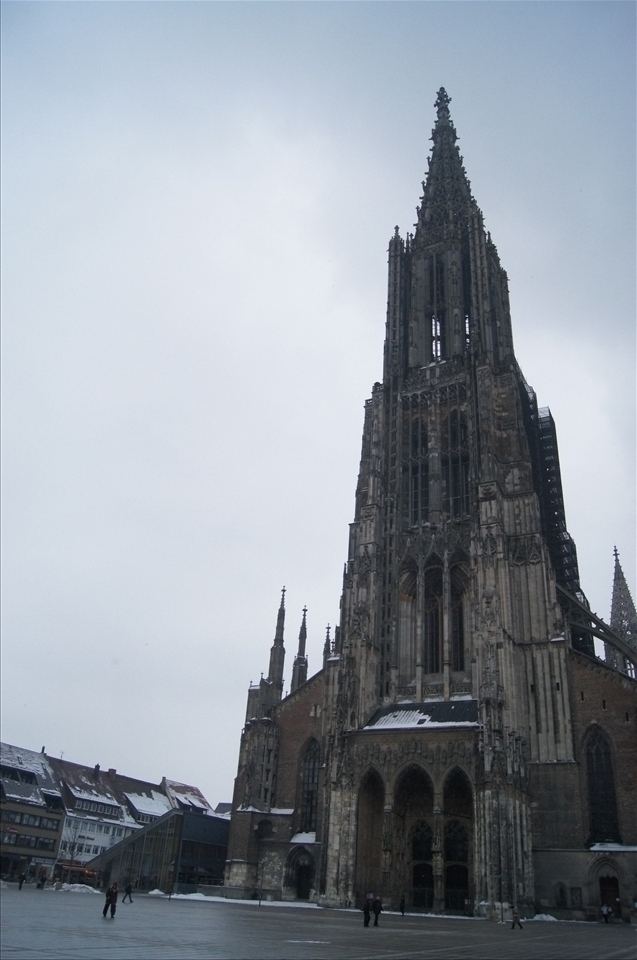 The Münster Cathedral, Ulm looms over the city seems so foreboding in the winter