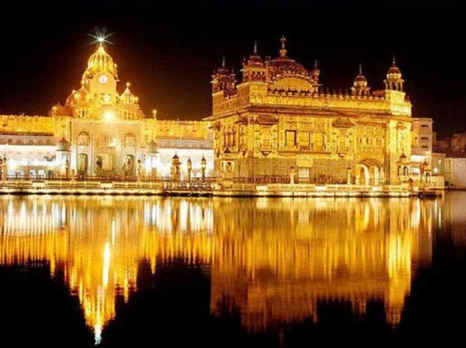 golden temple beauty of amritsar punjab.