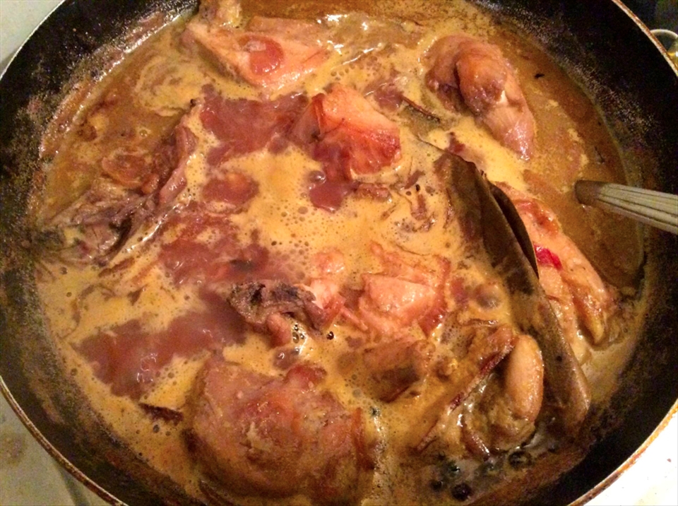 Wine, orange juice and pomegranate juice added to chicken