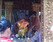 The Buddha statue was then caressed and massaged by the woman inside.: by saigon, Views[475]