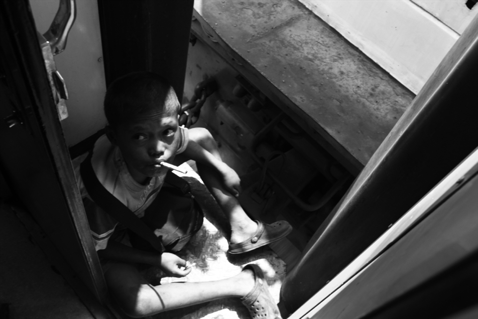 Photo #2 - THE INTRODUCTION

“Everyone smokes in Indonesia,” an Indonesian friend once told me.

I was to feel the full extent of his statement on my first trip to this beautiful country a few months ago.
The freeloader hadn’t outgrown short pants, but was already a chain smoker.