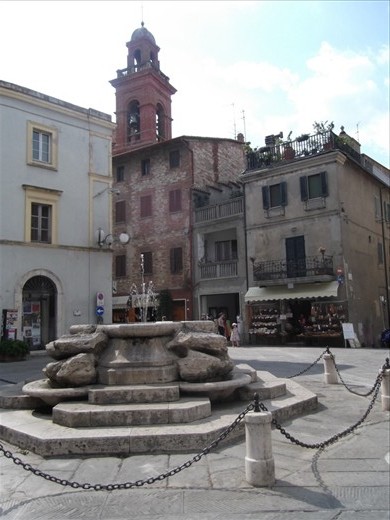Castiglione del Lago centre.  