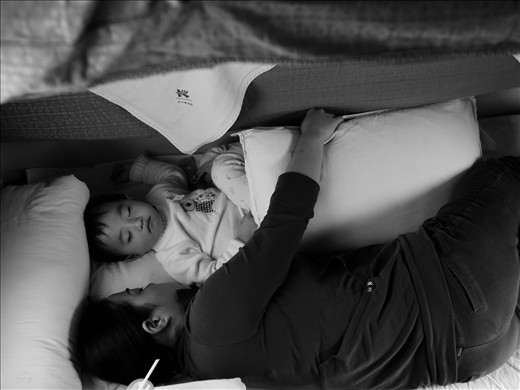 Mother and Child. Night train from Beijing to Wudangshan, 